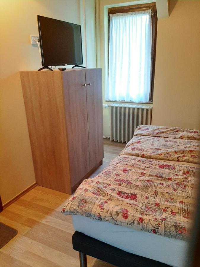 Gyopar Gyoengye Apartmanhaz Orosháza Eksteriør billede