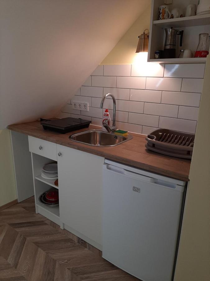 Gyopar Gyoengye Apartmanhaz Orosháza Eksteriør billede