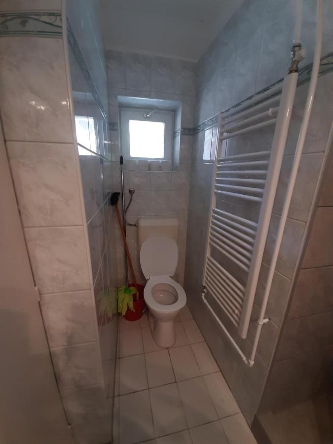 Gyopar Gyoengye Apartmanhaz Orosháza Eksteriør billede