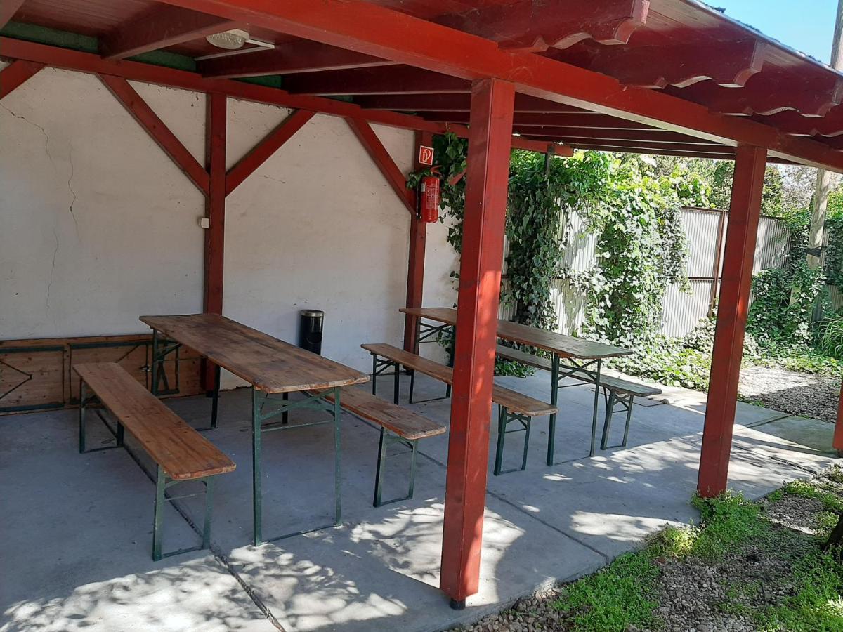 Gyopar Gyoengye Apartmanhaz Orosháza Eksteriør billede