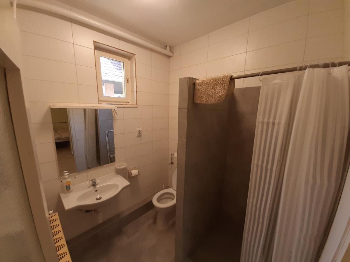 Gyopar Gyoengye Apartmanhaz Orosháza Eksteriør billede