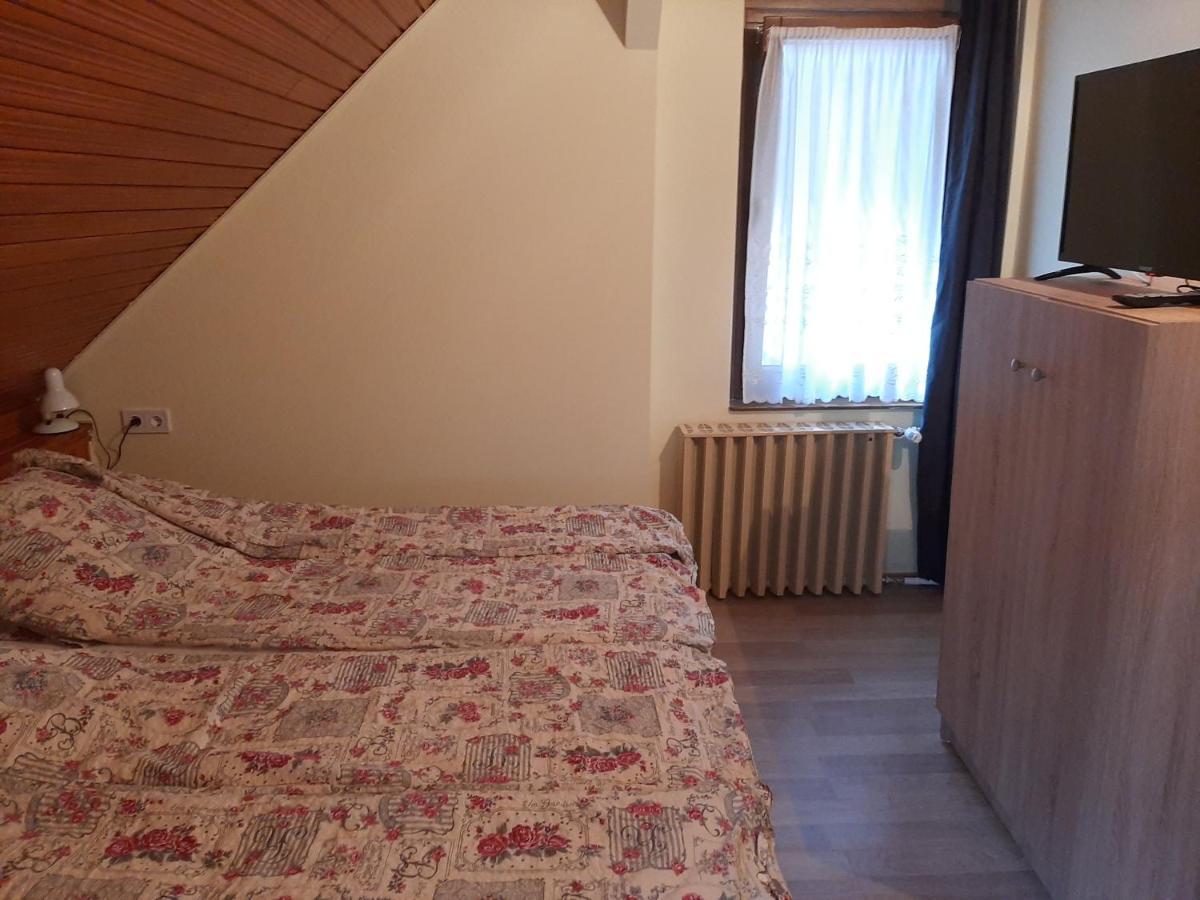 Gyopar Gyoengye Apartmanhaz Orosháza Eksteriør billede