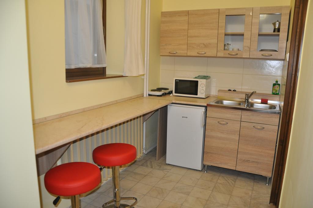 Gyopar Gyoengye Apartmanhaz Orosháza Eksteriør billede
