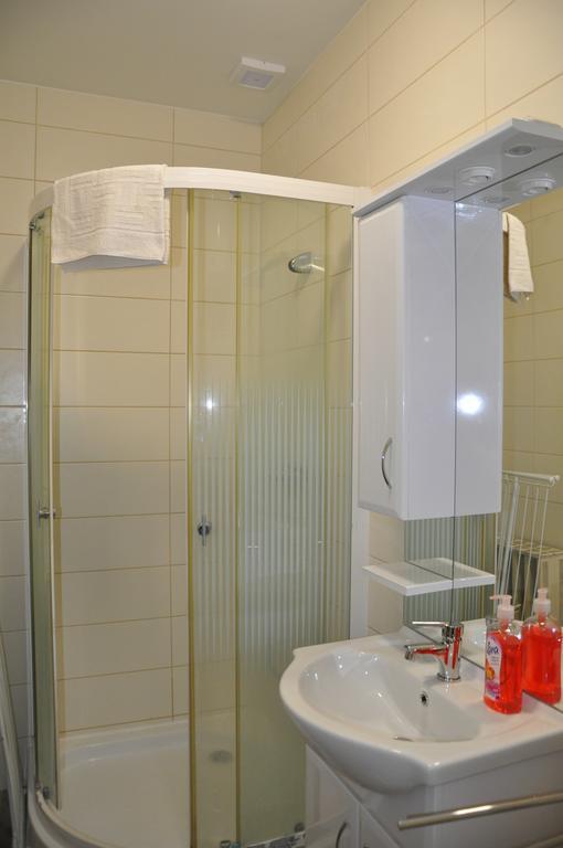 Gyopar Gyoengye Apartmanhaz Orosháza Eksteriør billede